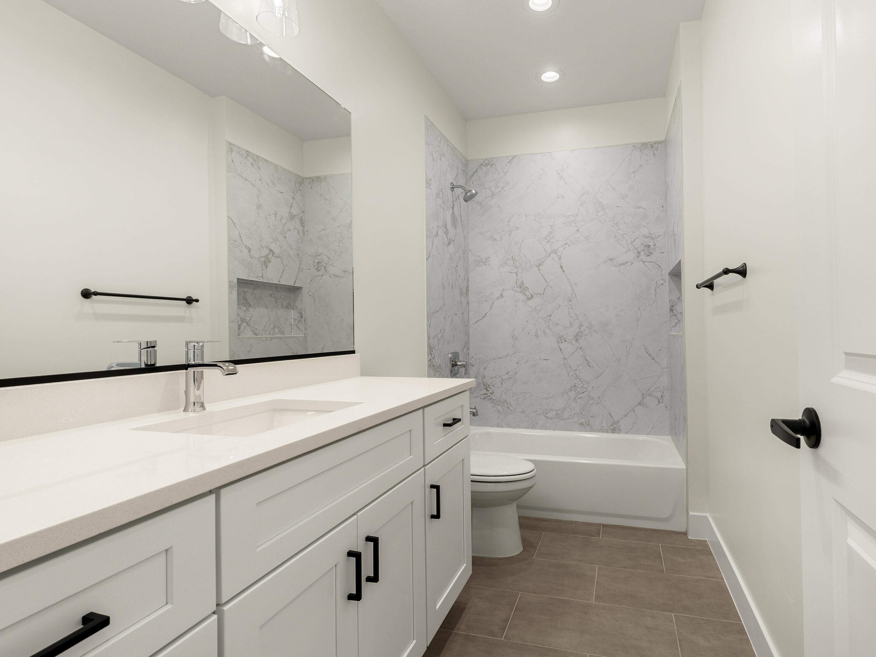 HURRICANE VIEWS - Residential Income