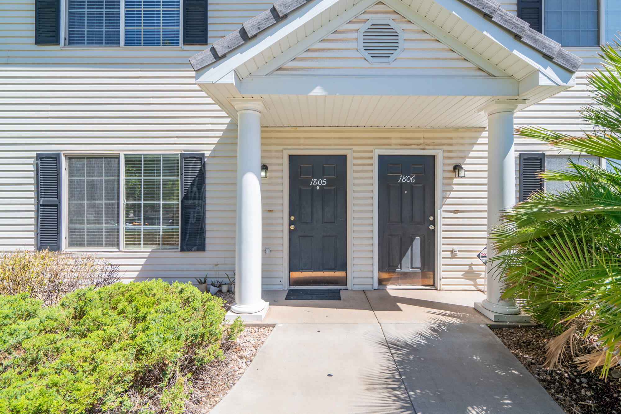 LEXINGTON HILLS TOWNHOMES - Residential