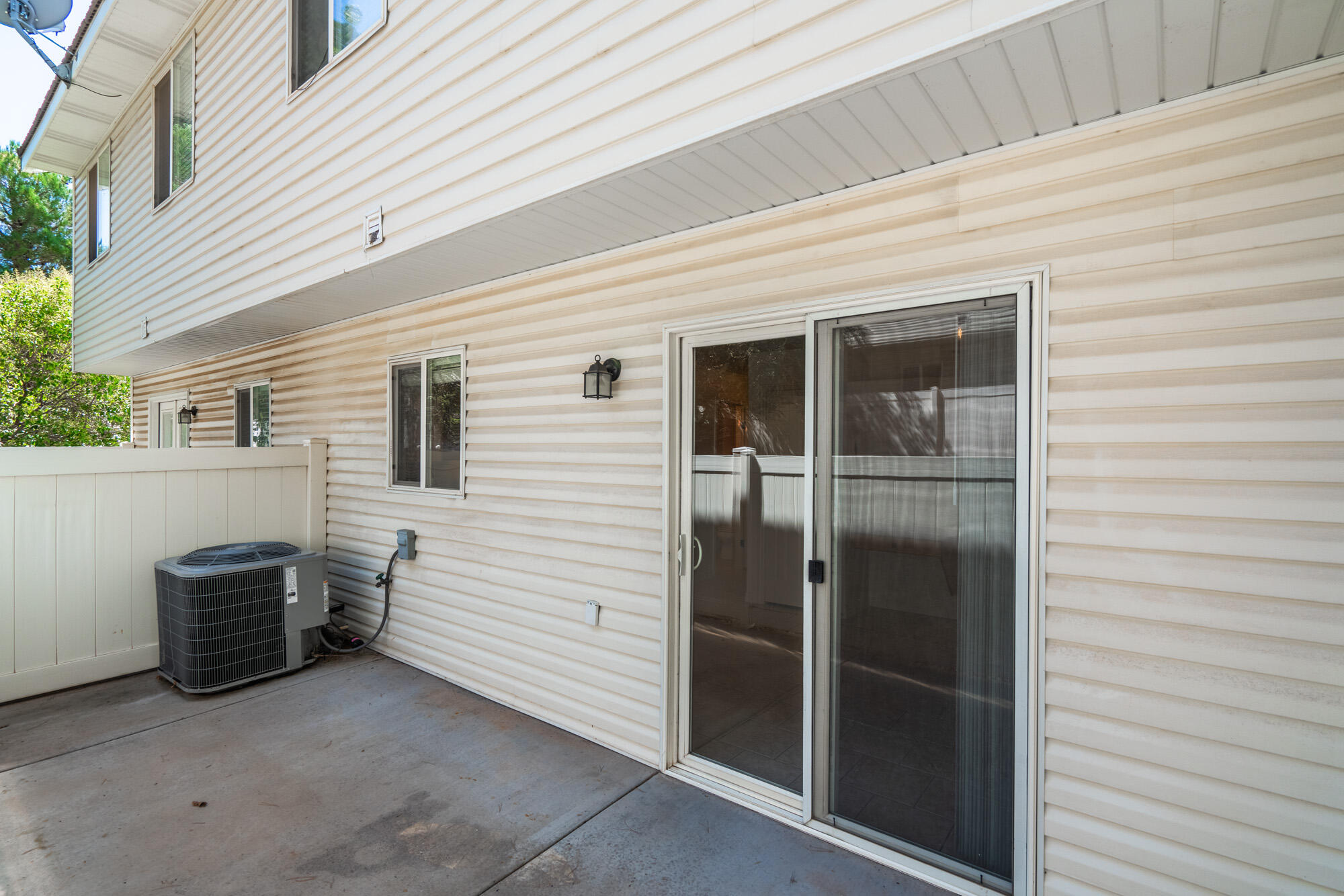 LEXINGTON HILLS TOWNHOMES - Residential