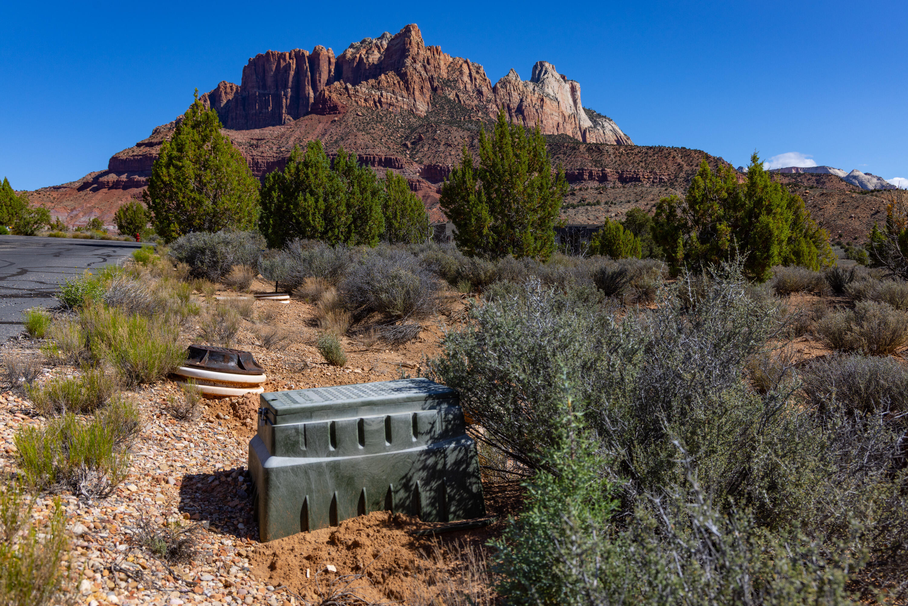 ANASAZI PLATEAU - Land
