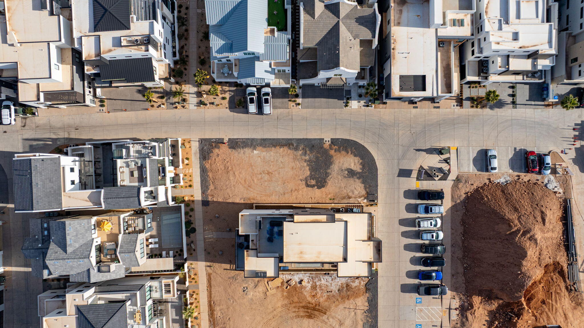 DESERT COLOR RESORT - Land