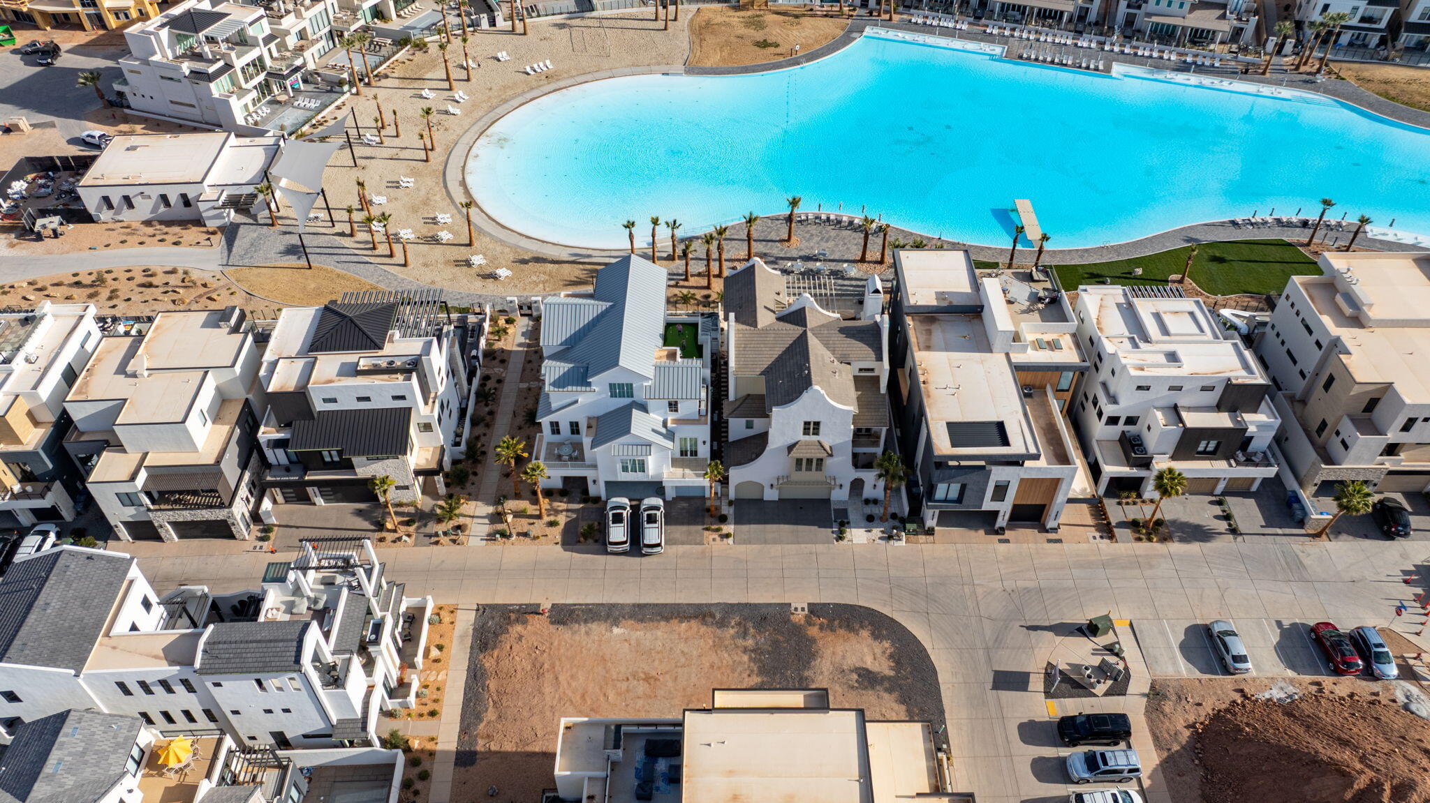 DESERT COLOR RESORT - Land