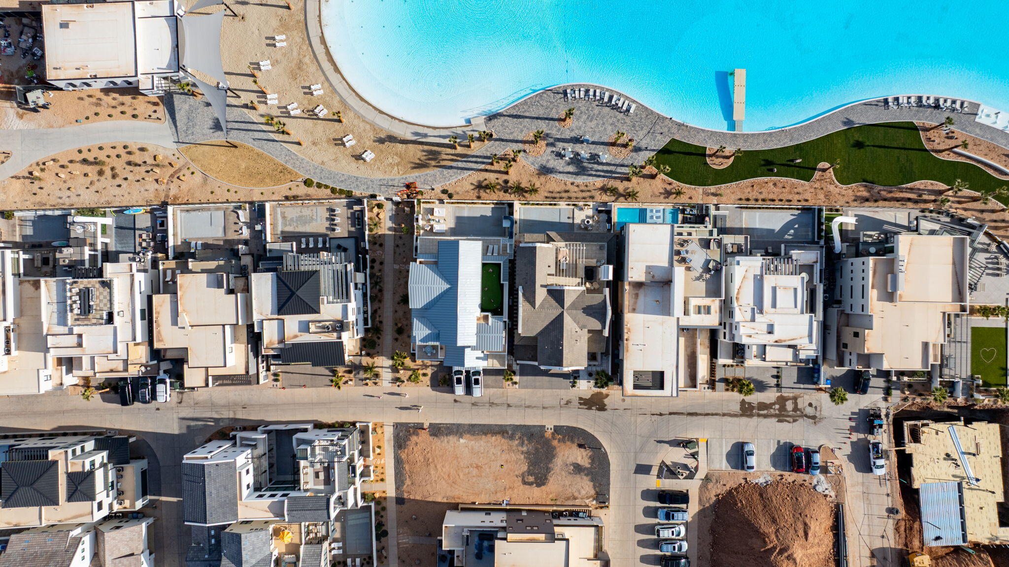 DESERT COLOR RESORT - Land