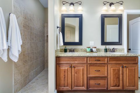 Tiny photo for 840 N MAIN ST, Hurricane, UT 84737 (MLS # 26-268541)