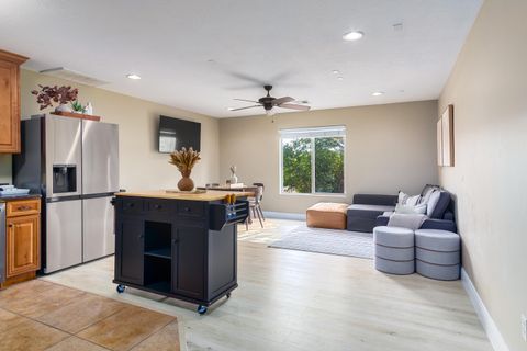 Tiny photo for 840 N MAIN ST, Hurricane, UT 84737 (MLS # 26-268541)