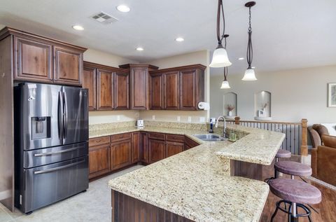 Tiny photo for 840 N MAIN ST, Hurricane, UT 84737 (MLS # 26-268541)