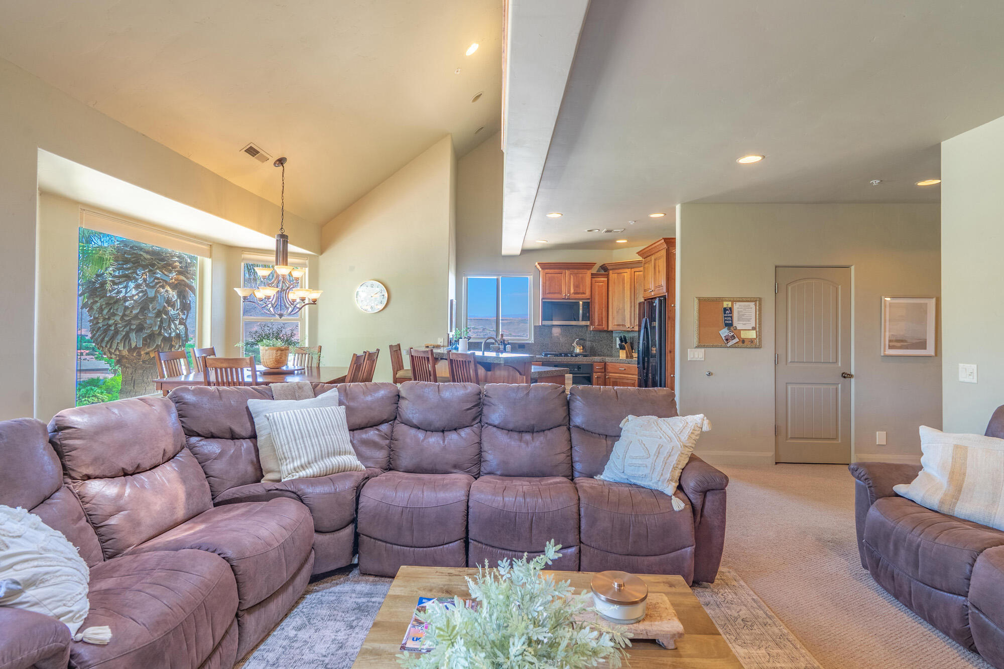 POINT VISTA CONDOS - Residential