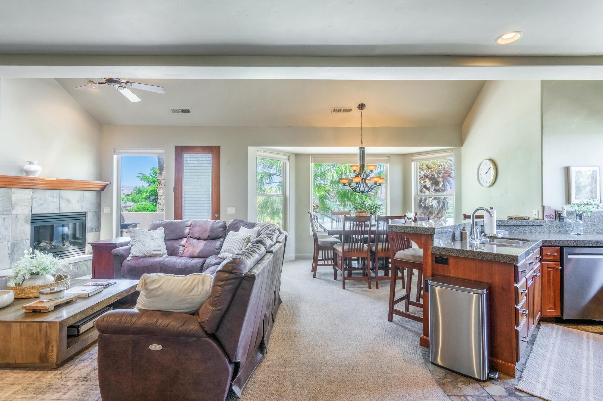 POINT VISTA CONDOS - Residential