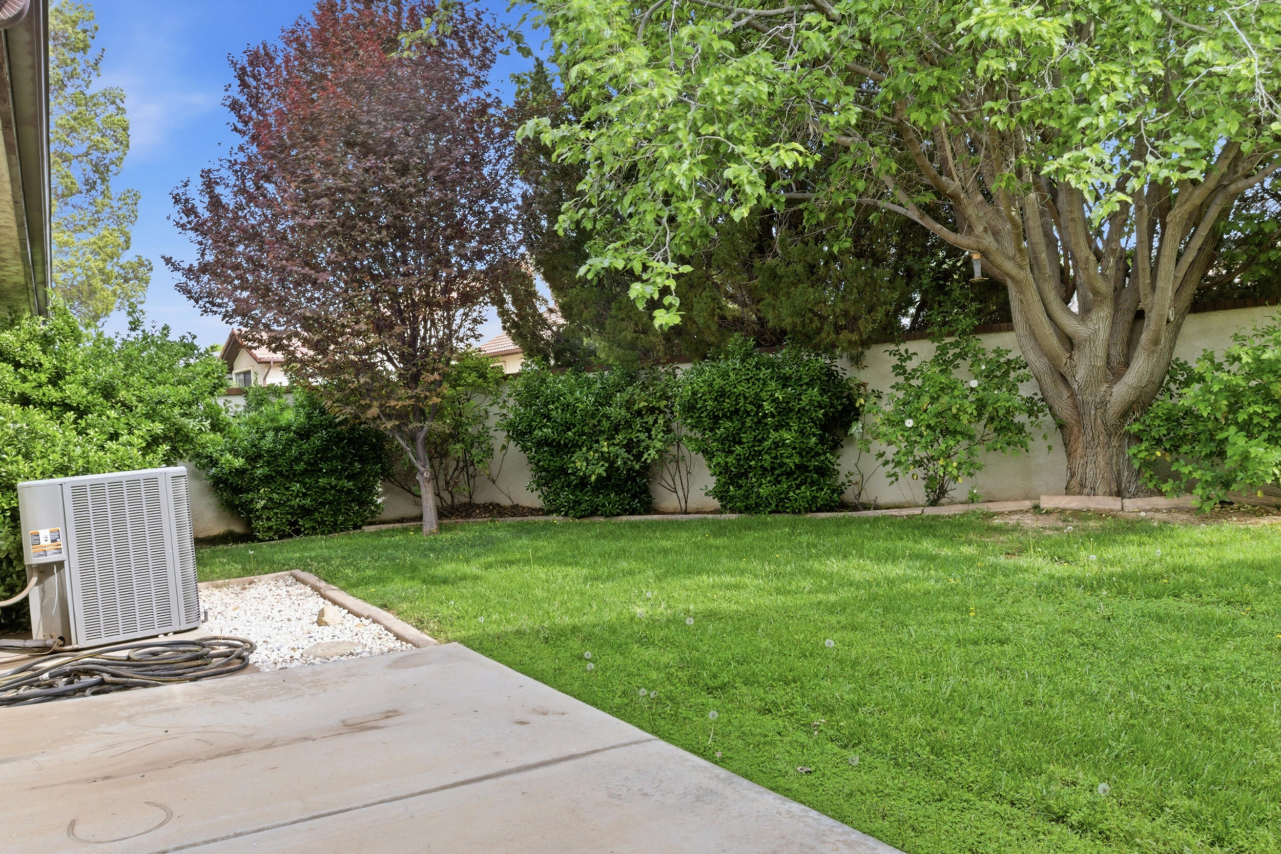 COUNTRY CLUB TOWNHOMES OF BLOOMINGTON - Residential