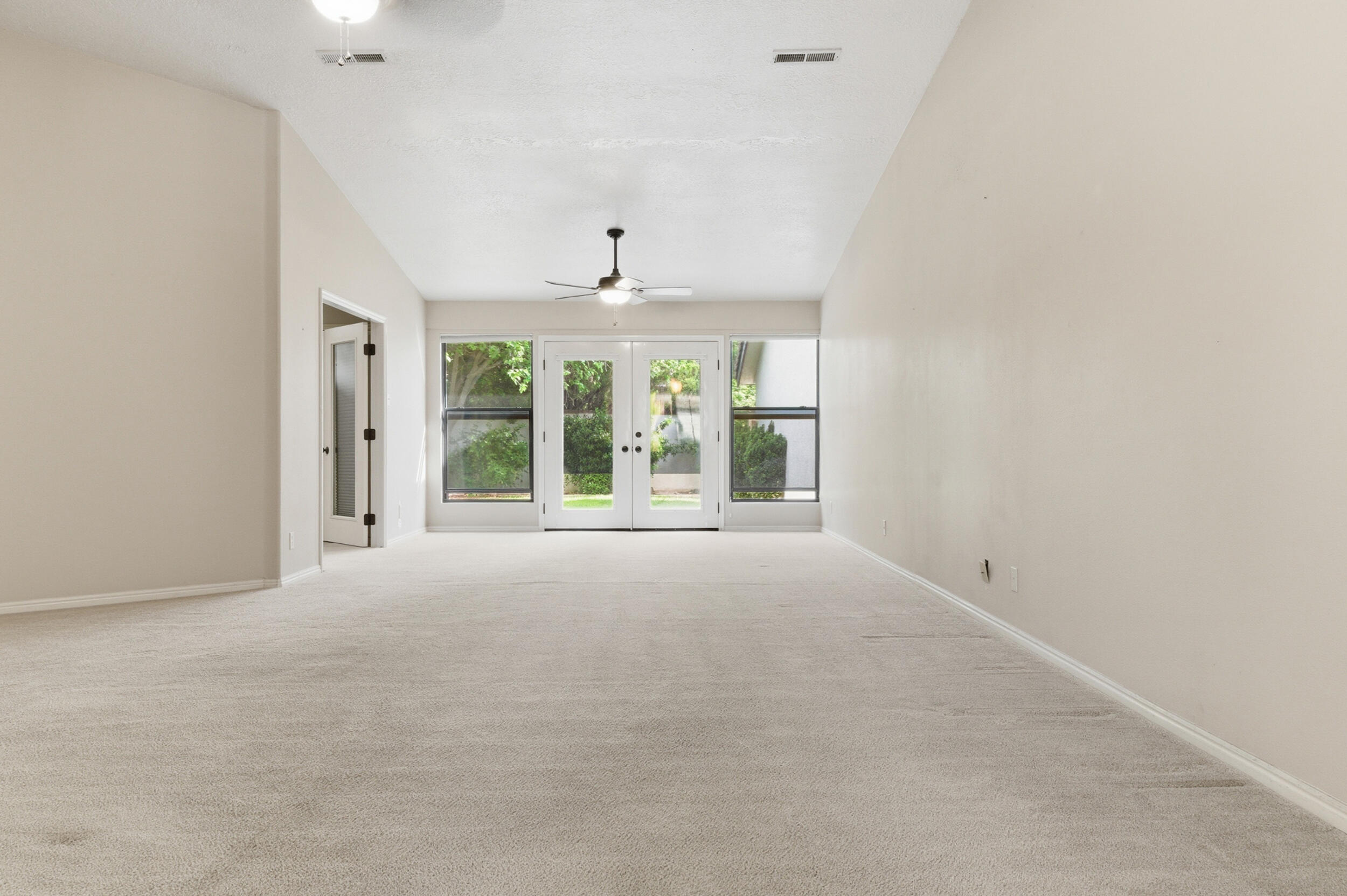 COUNTRY CLUB TOWNHOMES OF BLOOMINGTON - Residential