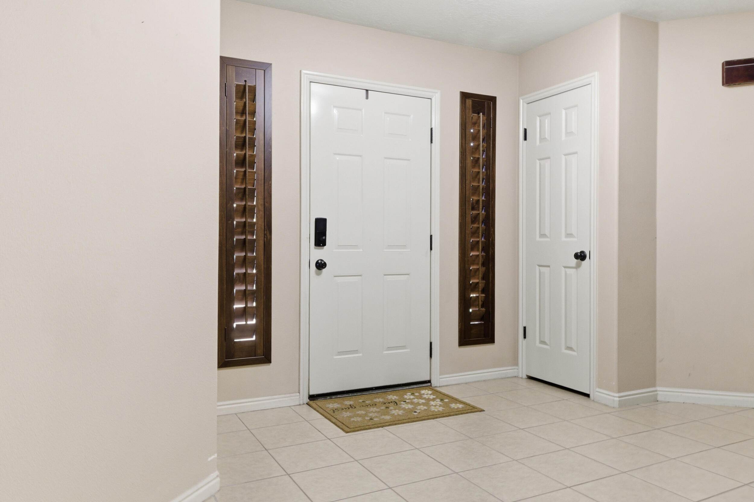 COUNTRY CLUB TOWNHOMES OF BLOOMINGTON - Residential