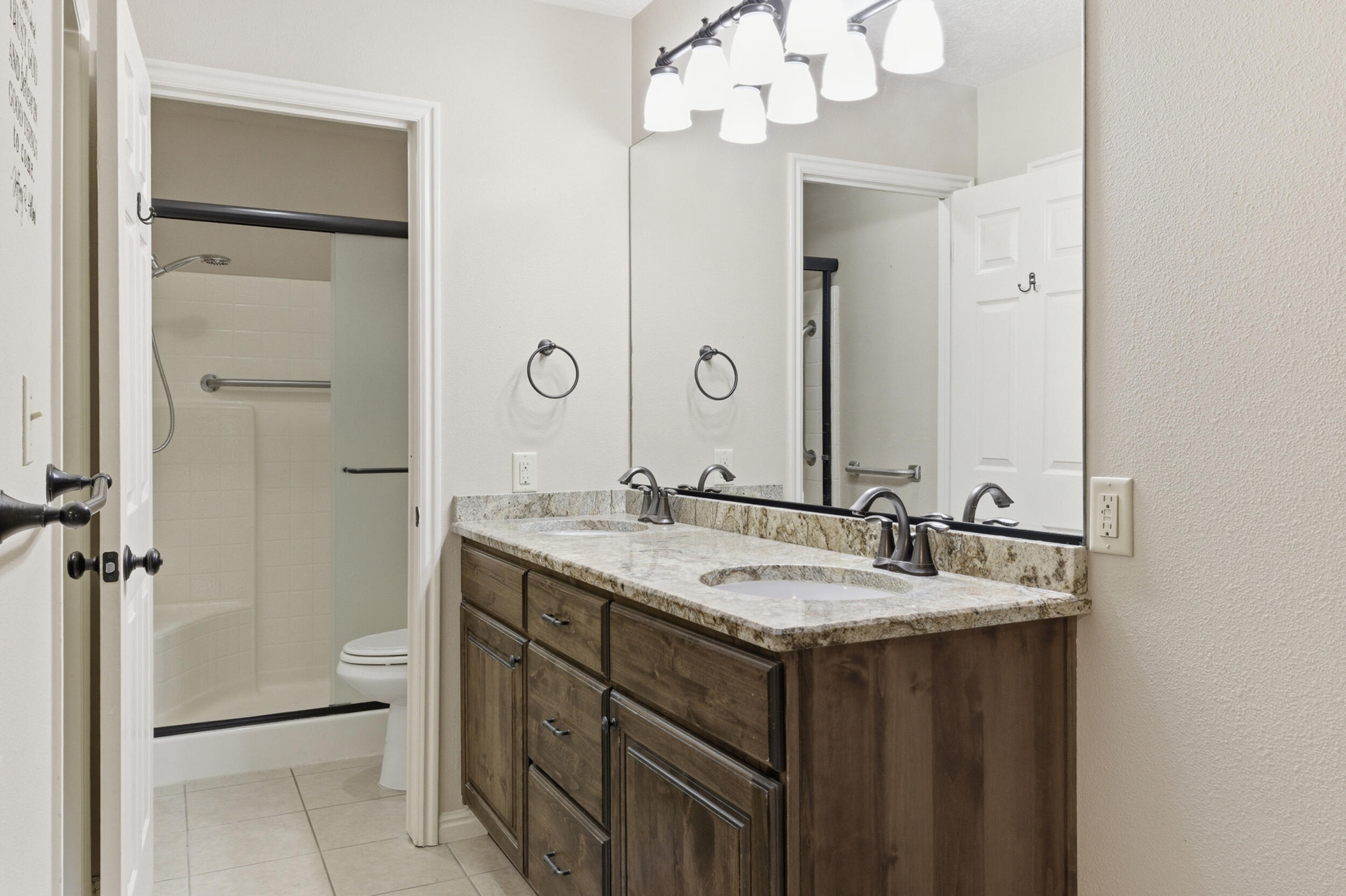 COUNTRY CLUB TOWNHOMES OF BLOOMINGTON - Residential