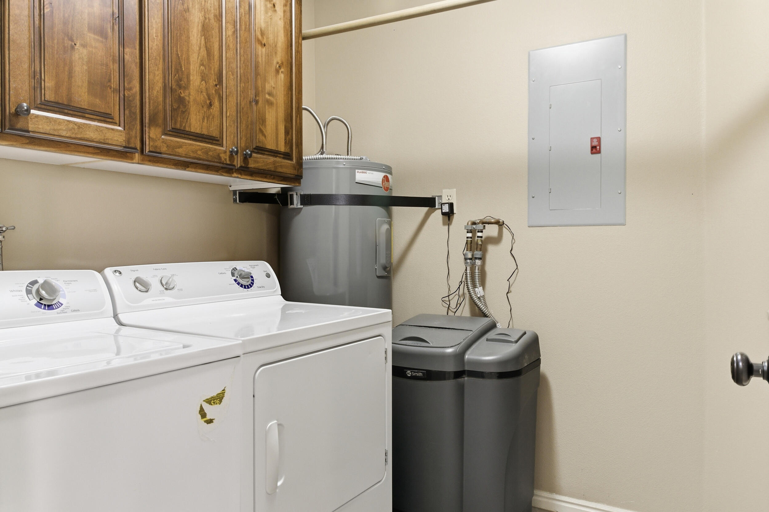 COUNTRY CLUB TOWNHOMES OF BLOOMINGTON - Residential