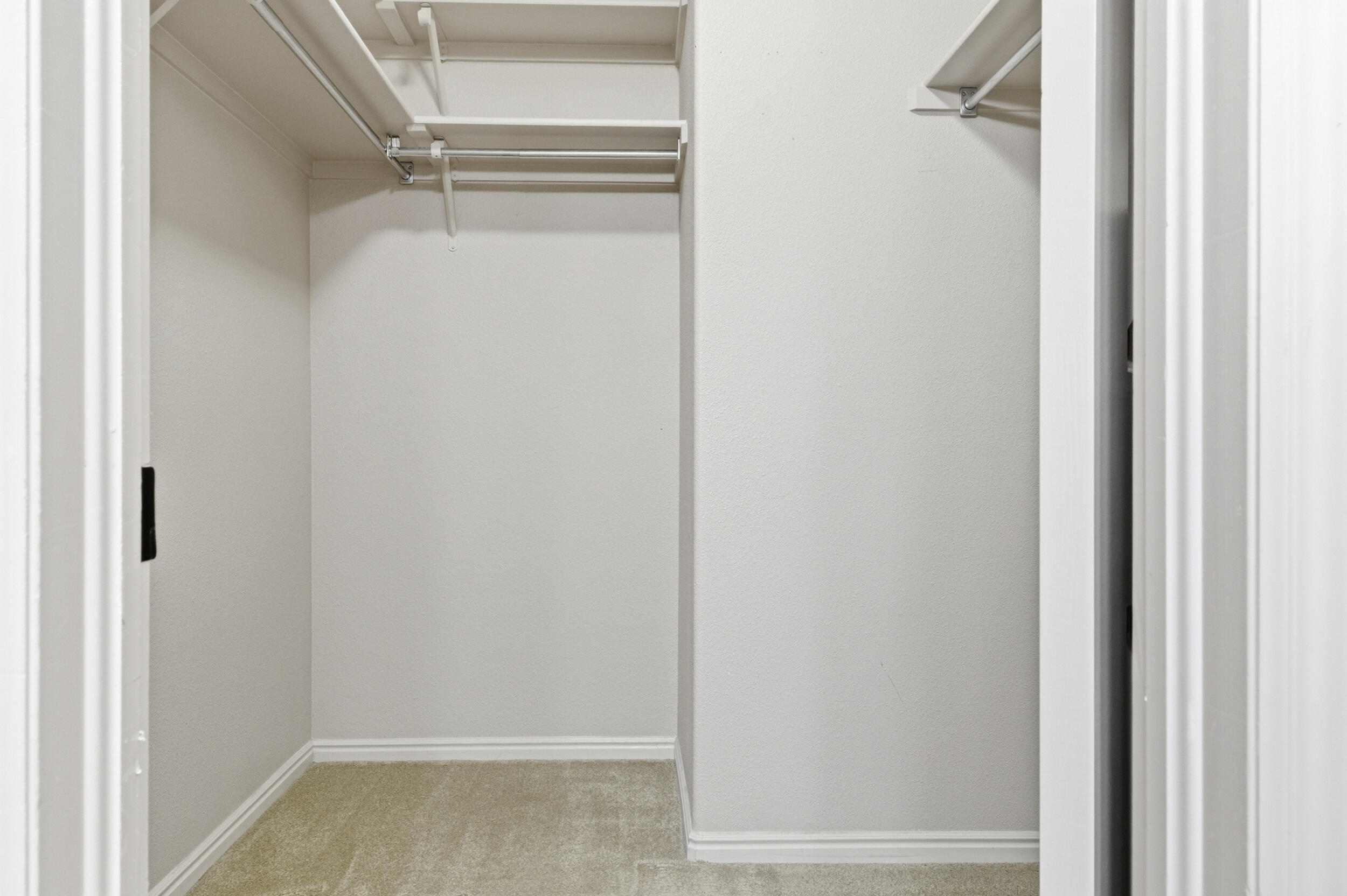 COUNTRY CLUB TOWNHOMES OF BLOOMINGTON - Residential