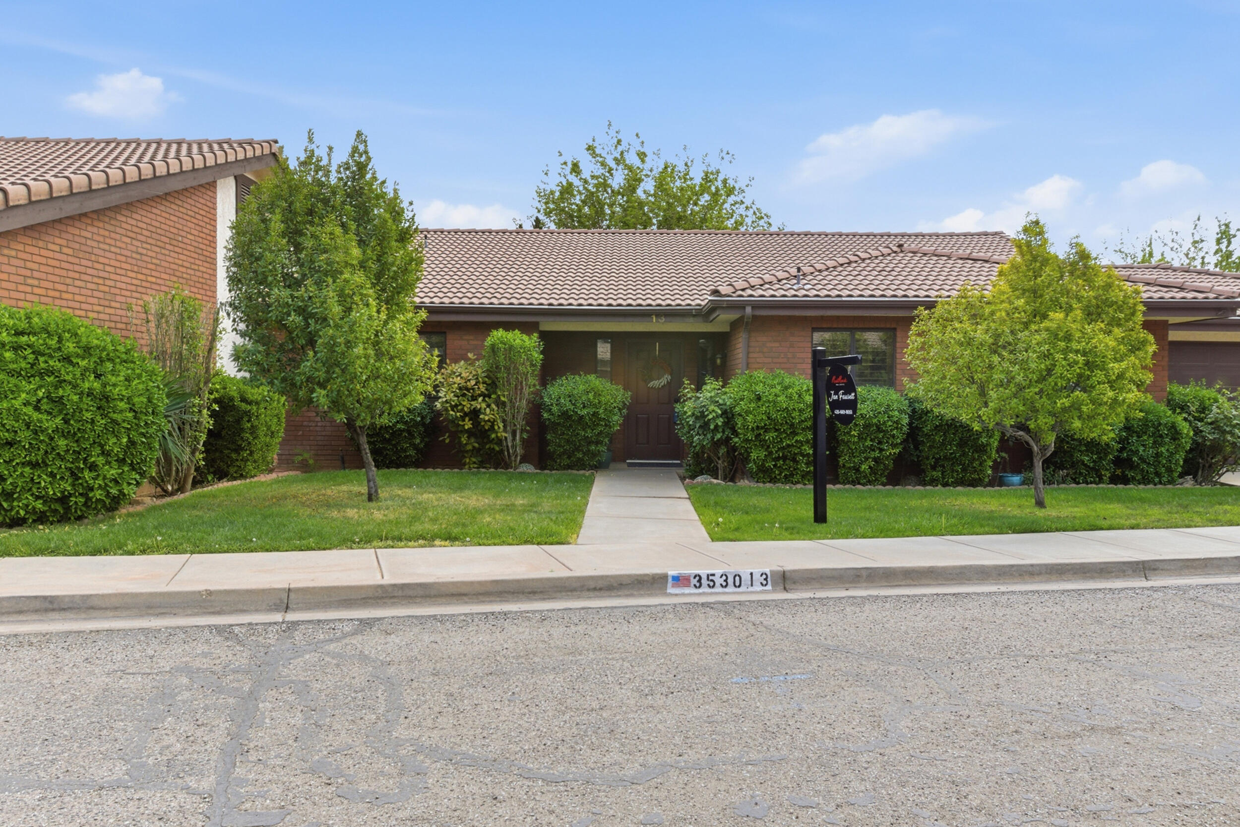 COUNTRY CLUB TOWNHOMES OF BLOOMINGTON - Residential