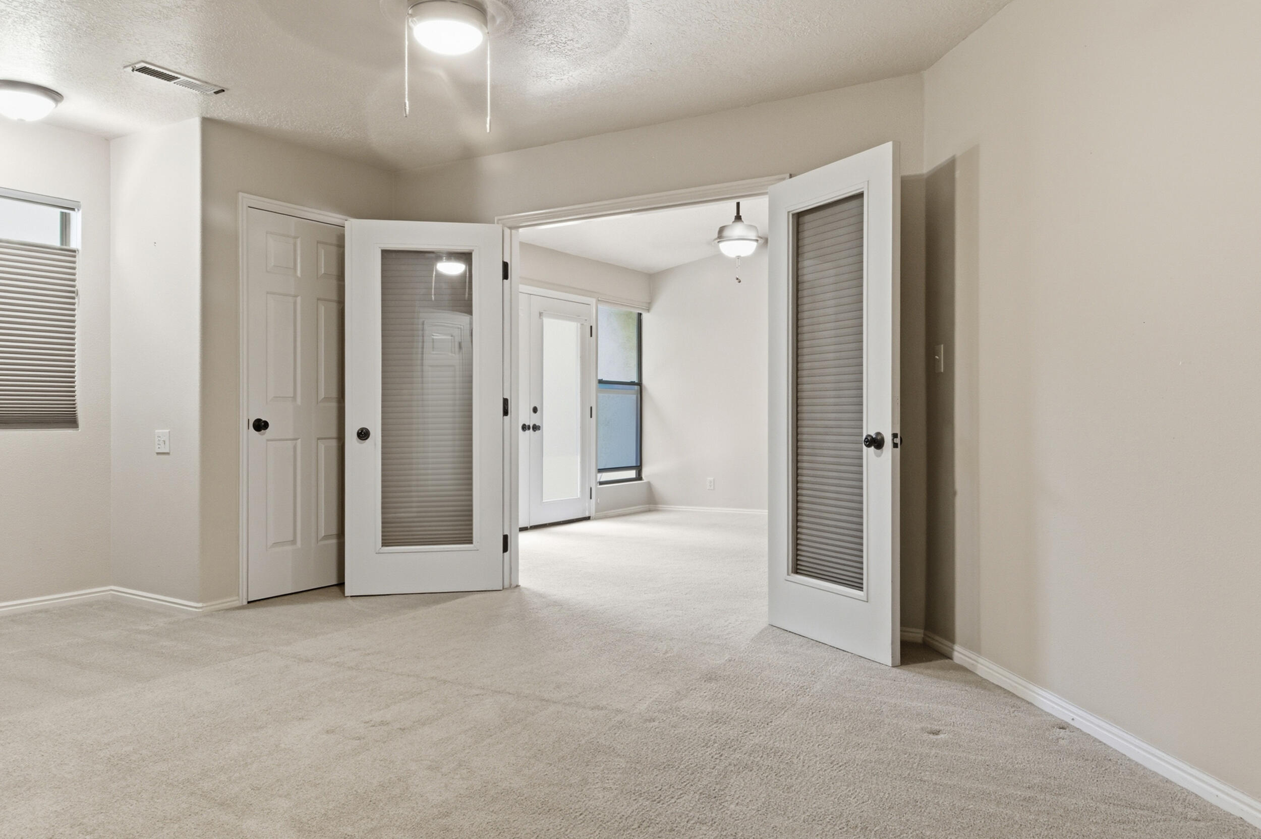 COUNTRY CLUB TOWNHOMES OF BLOOMINGTON - Residential