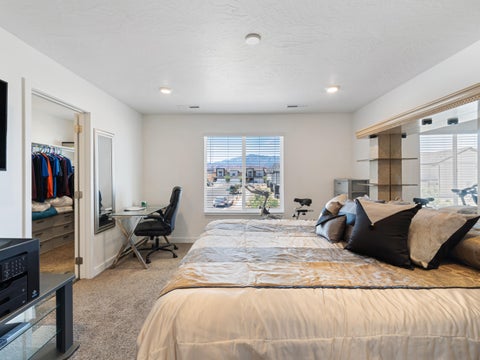 Tiny photo for 3361 E Elkhorn LN, Washington, UT 84780 (MLS # 26-273426)