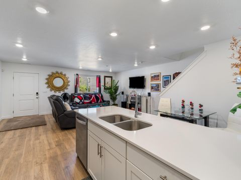 Tiny photo for 3361 E Elkhorn LN, Washington, UT 84780 (MLS # 26-273426)