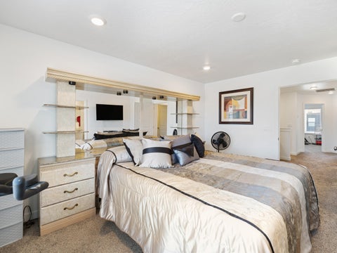Tiny photo for 3361 E Elkhorn LN, Washington, UT 84780 (MLS # 26-273426)