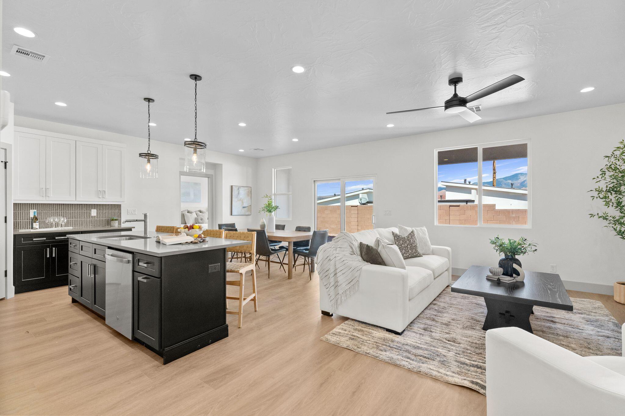 DESERT RIDGE ESTATES - Residential