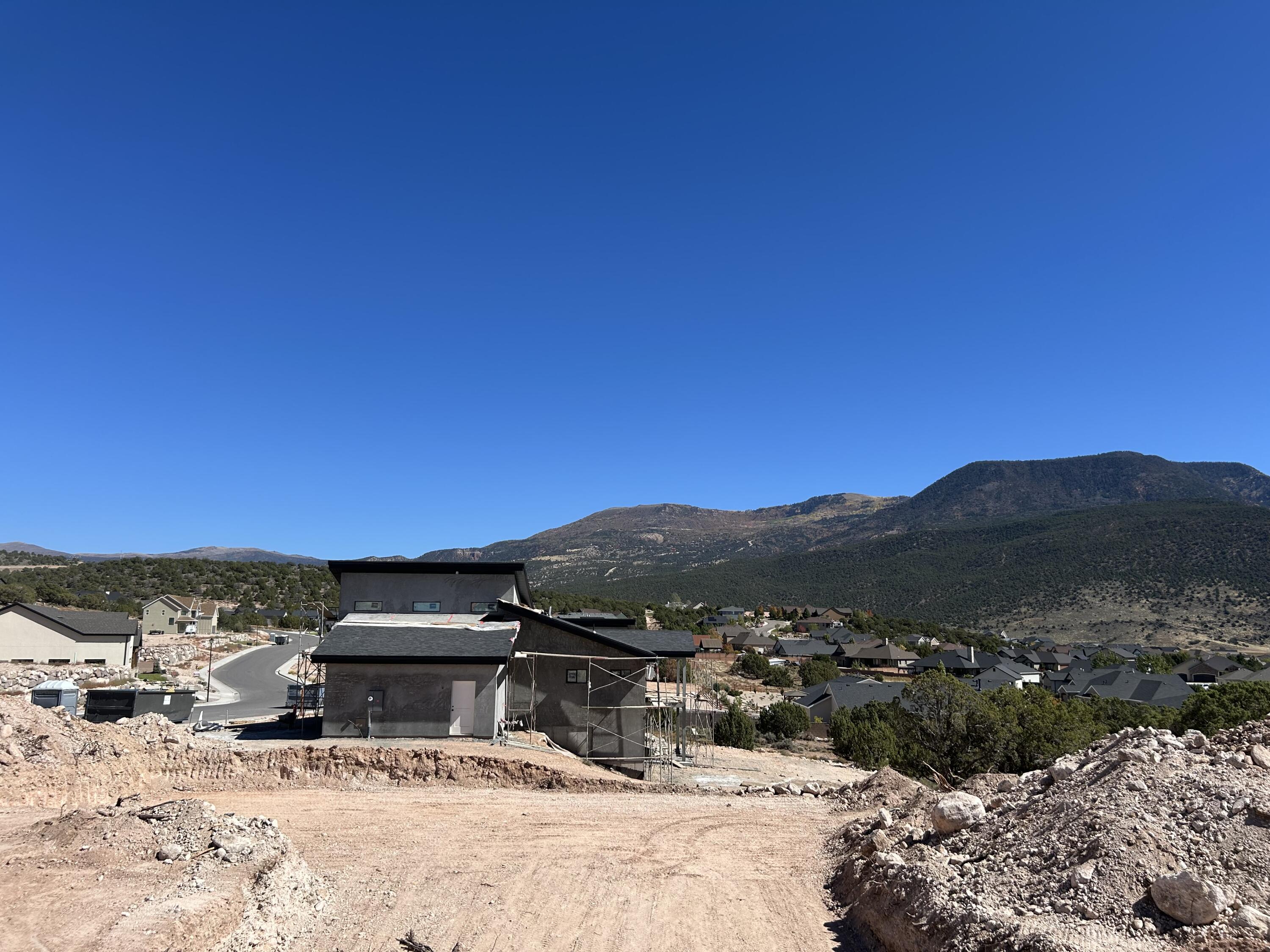 SADDLE BACK RIDGE - Residential