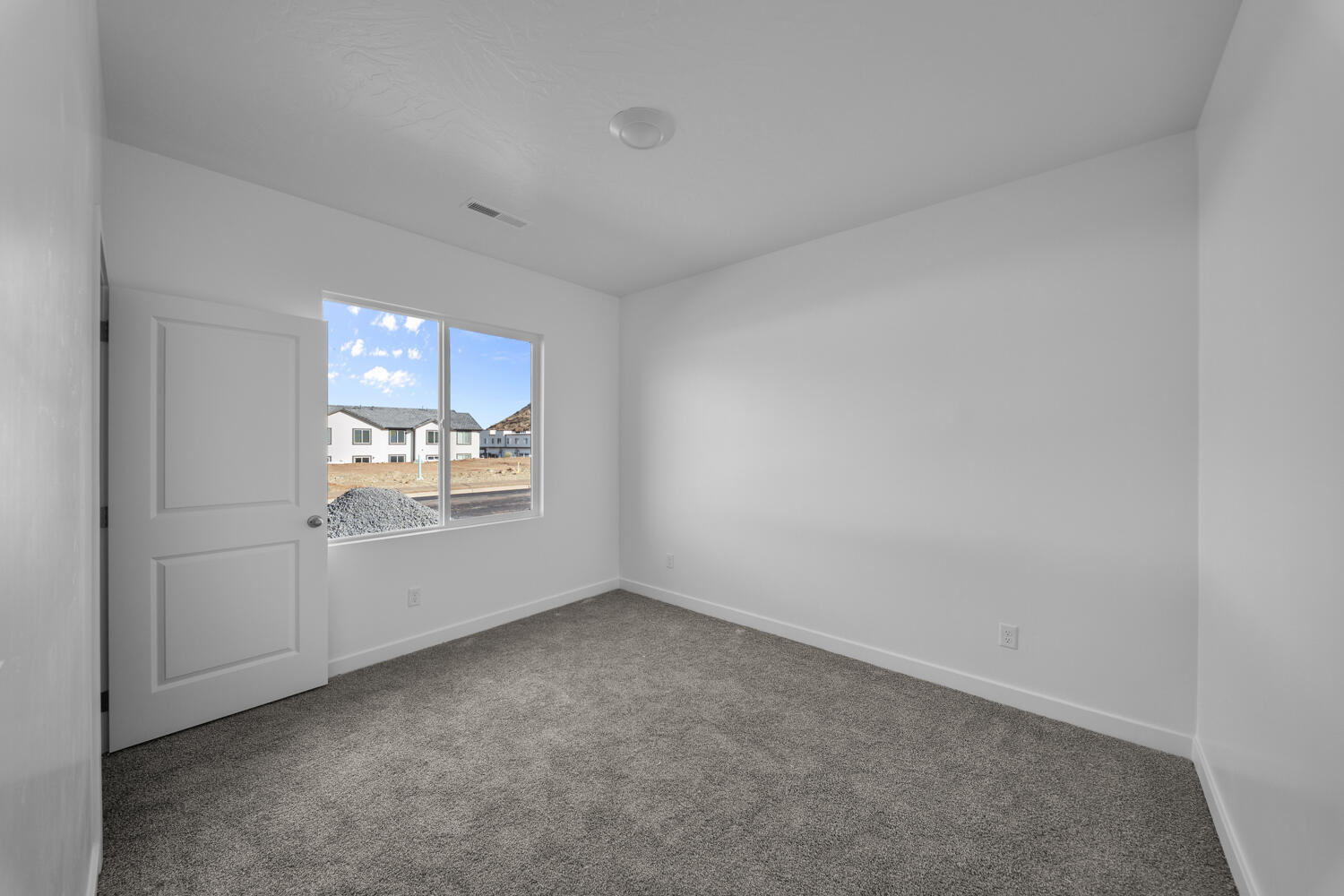 STANDING ROCK WEST AT LONG VALLEY - Residential