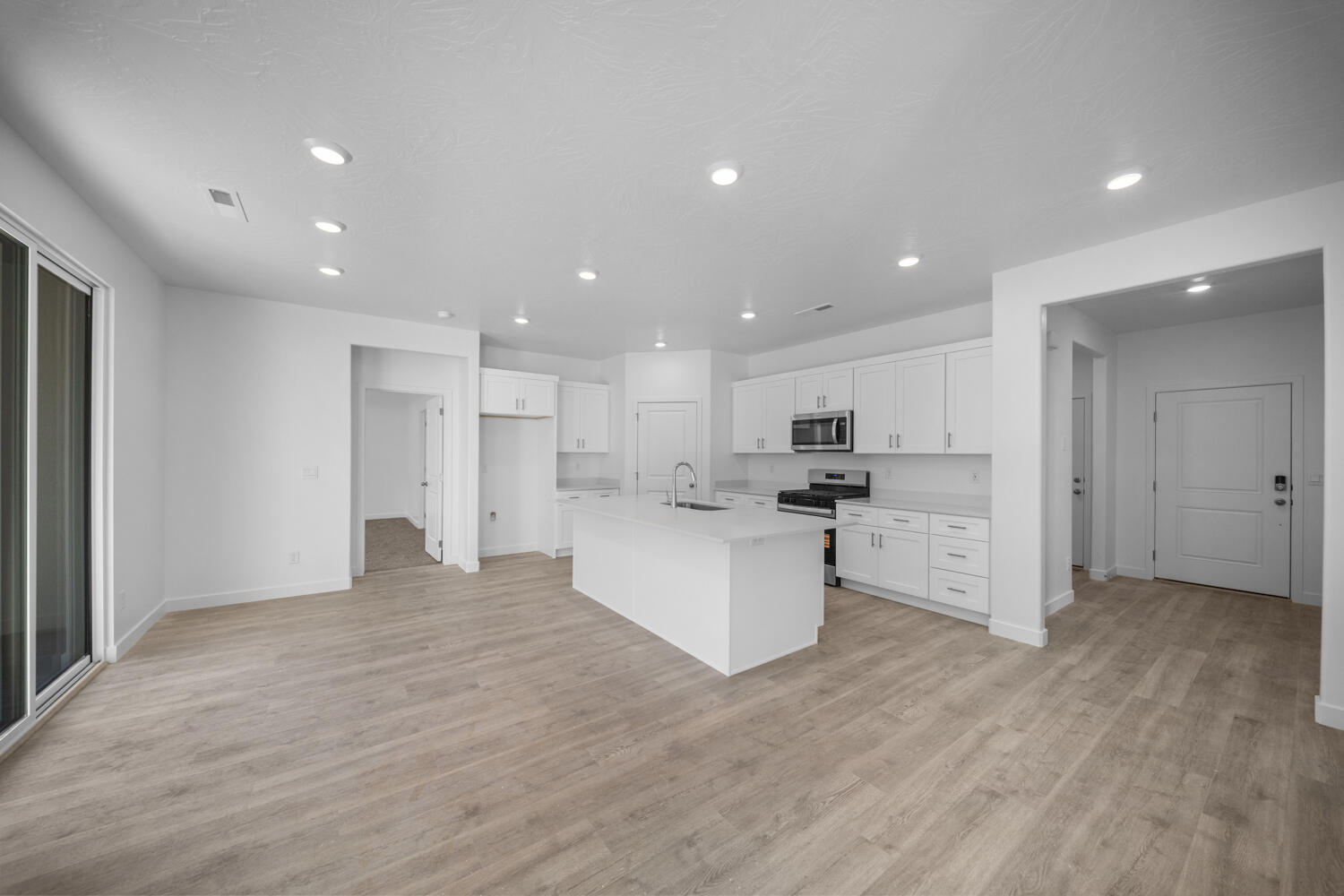 STANDING ROCK WEST AT LONG VALLEY - Residential