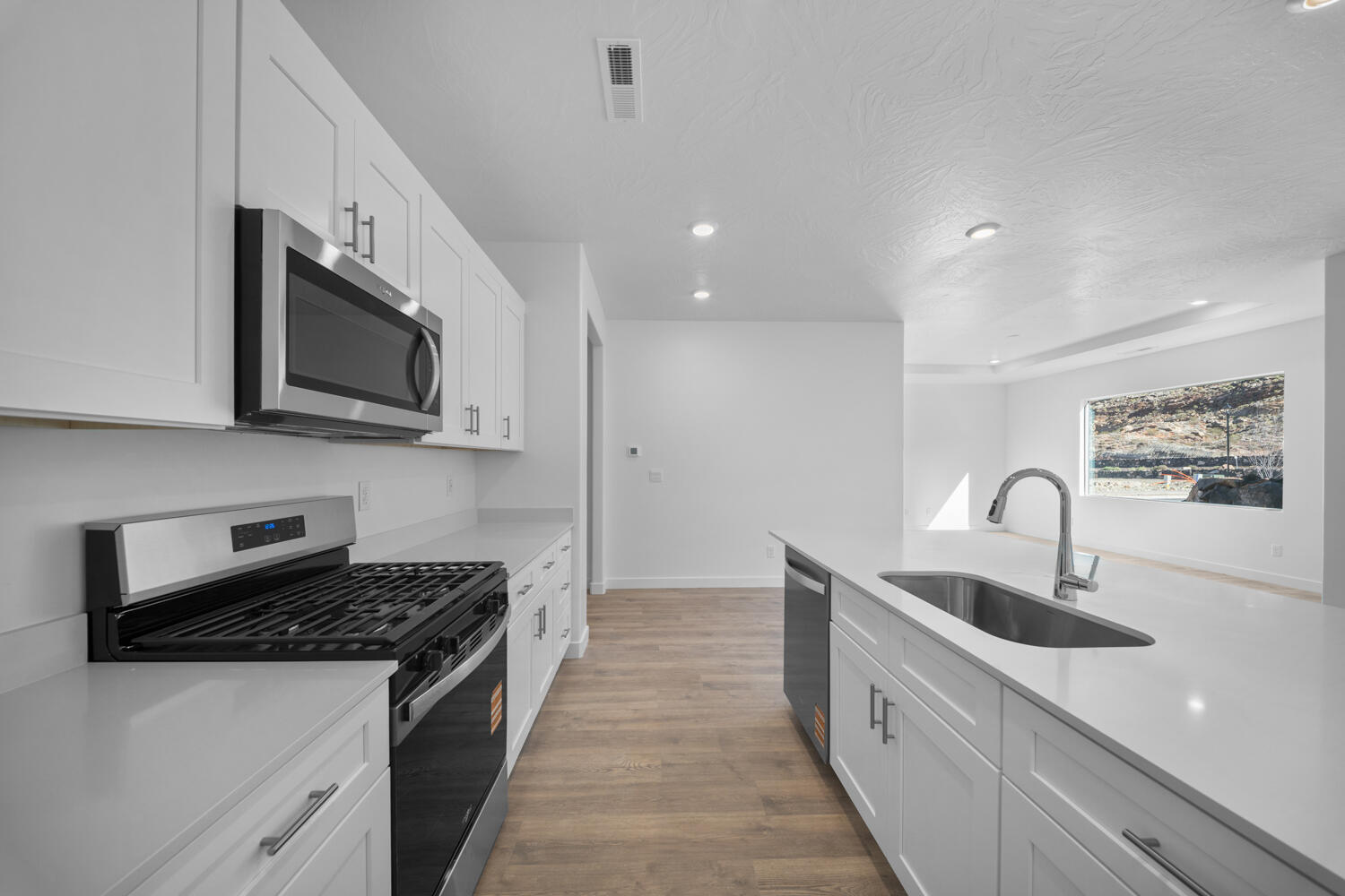 STANDING ROCK WEST AT LONG VALLEY - Residential