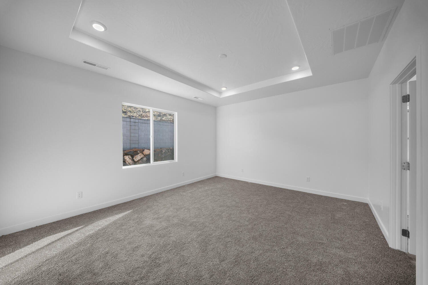 STANDING ROCK WEST AT LONG VALLEY - Residential