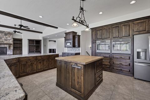 Tiny photo for 947 W AMETHYST DR, Saint George, UT 84770 (MLS # 26-271661)