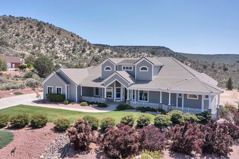 Tiny photo for 947 W AMETHYST DR, Saint George, UT 84770 (MLS # 26-271661)