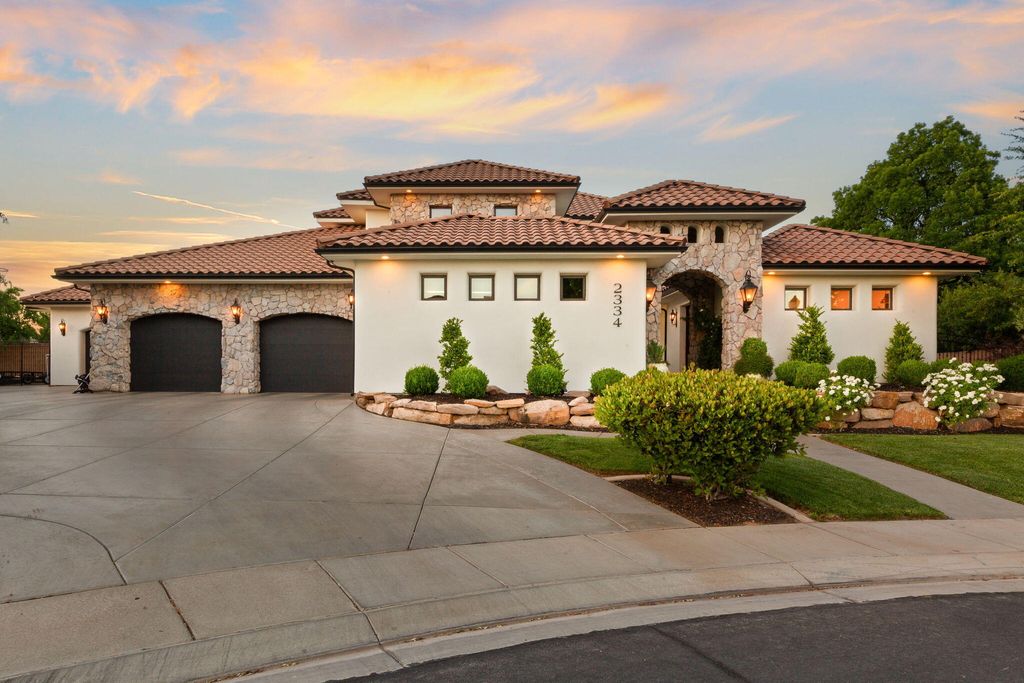 Photo of 2334 LEDA LN, Santa Clara, UT 84765 (MLS # 26-271776)