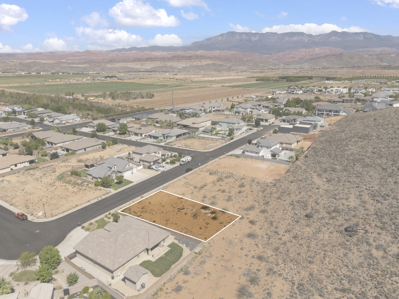 DIXIE SPRINGS - Land