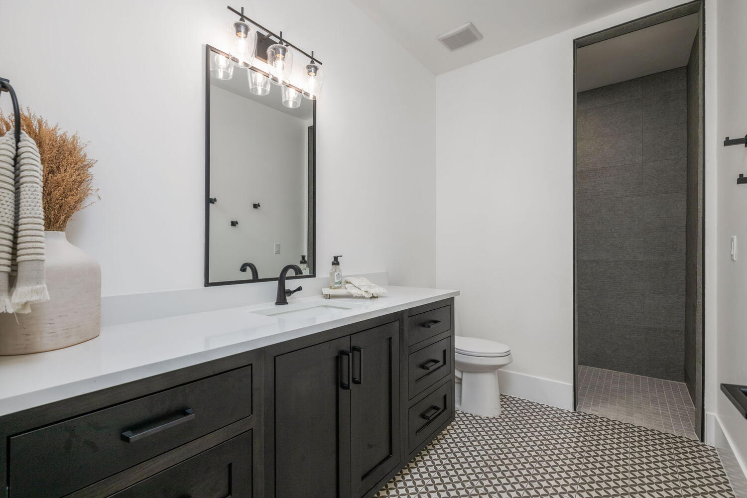 LEDGES OF ST GEORGE - Residential