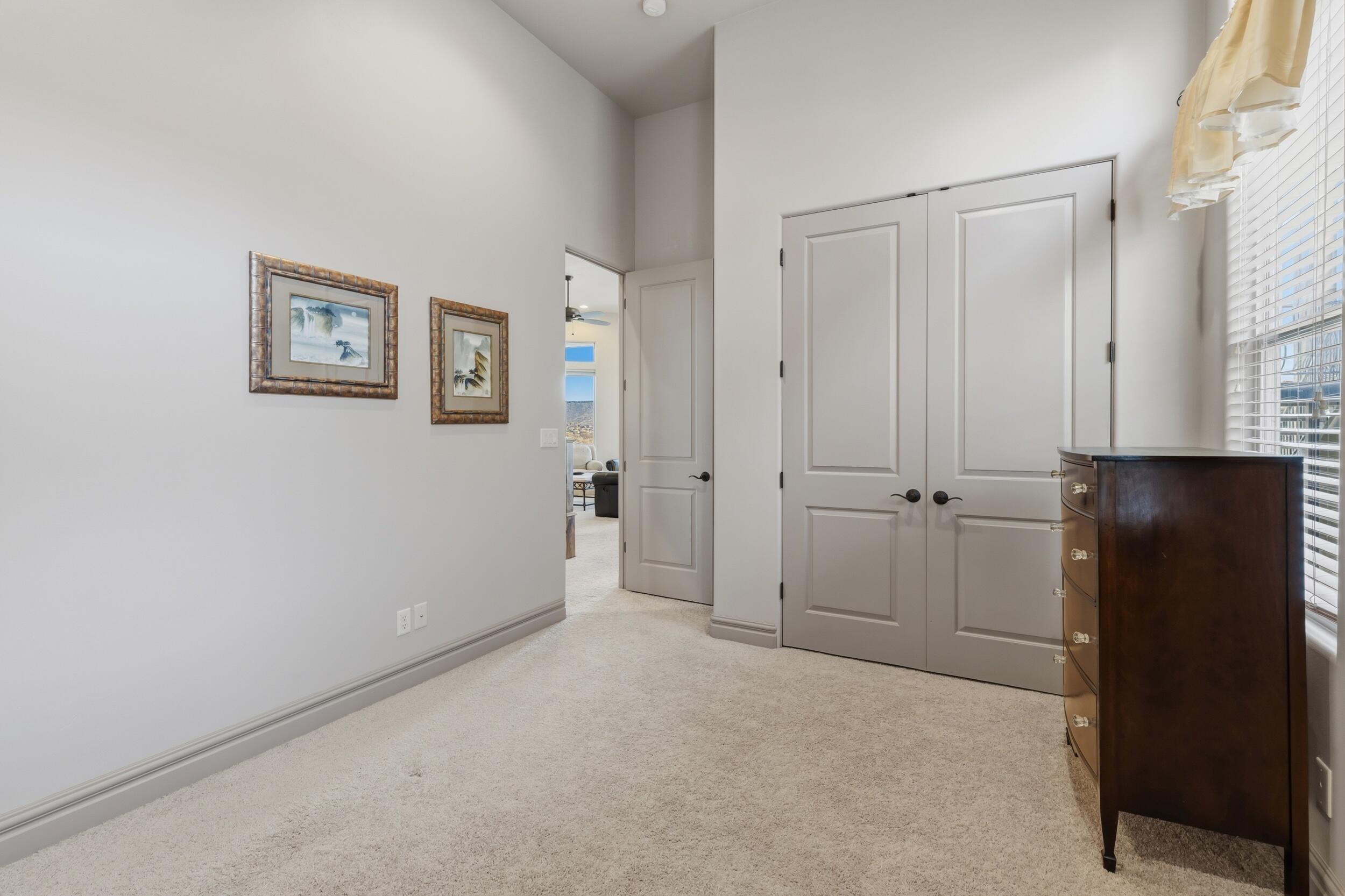 BRIDGEWATER TOWNHOMES AT SUNBROOK - Residential