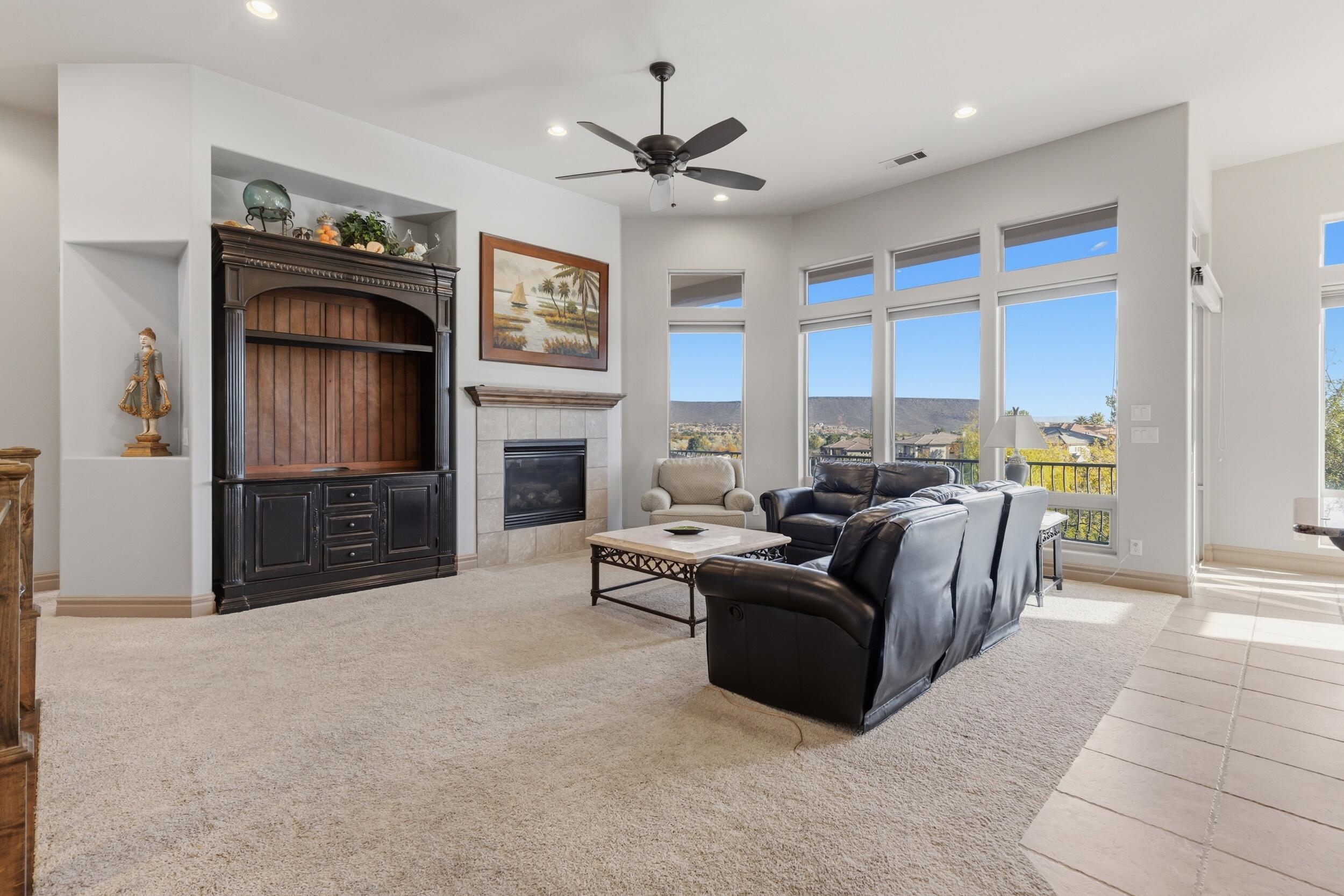 BRIDGEWATER TOWNHOMES AT SUNBROOK - Residential