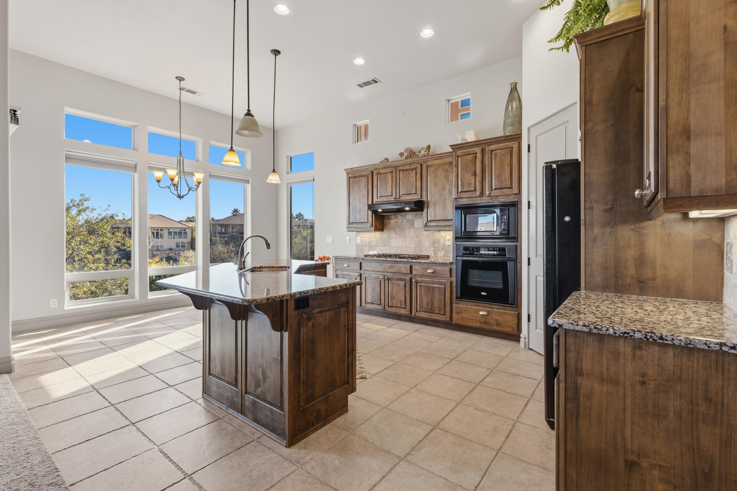 BRIDGEWATER TOWNHOMES AT SUNBROOK - Residential