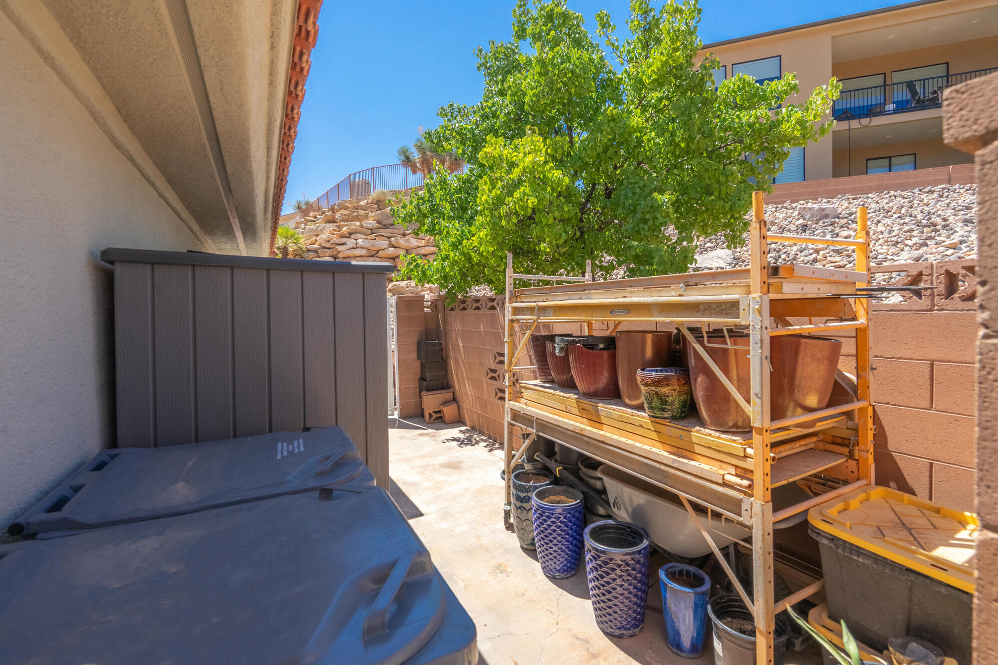 FAIRWAY HILLS - Residential