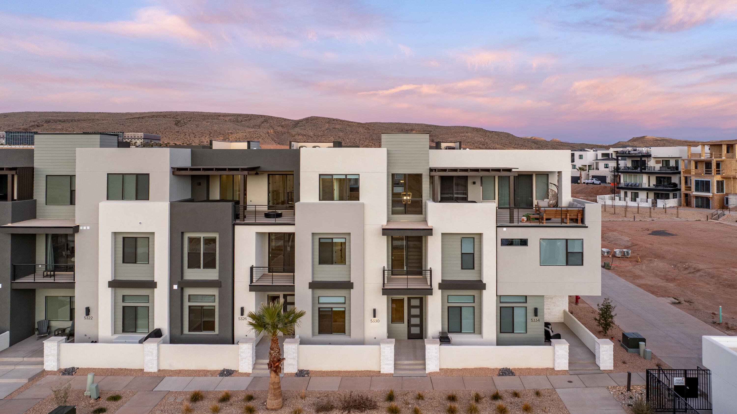 DESERT COLOR RESORT - Residential