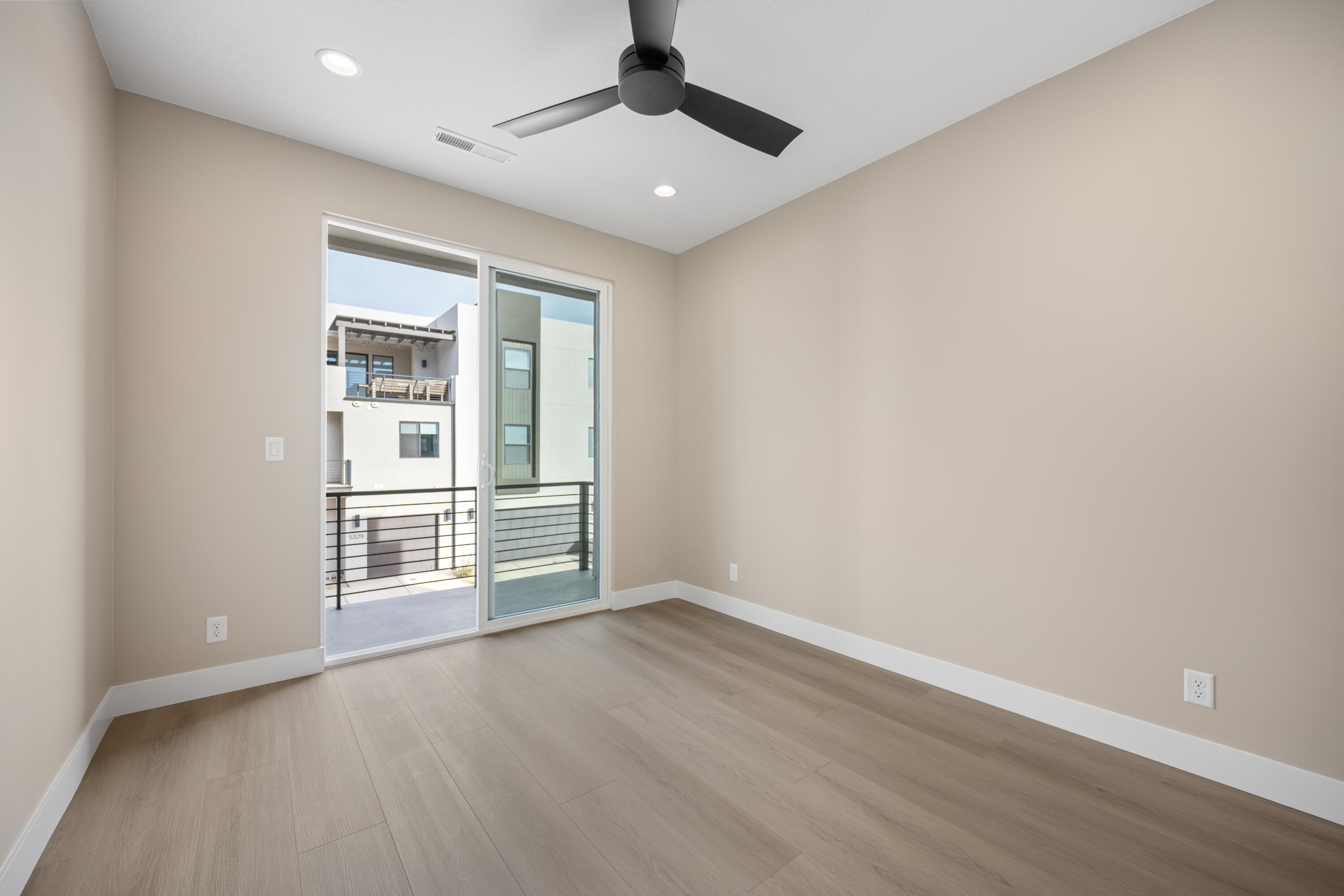 DESERT COLOR RESORT - Residential