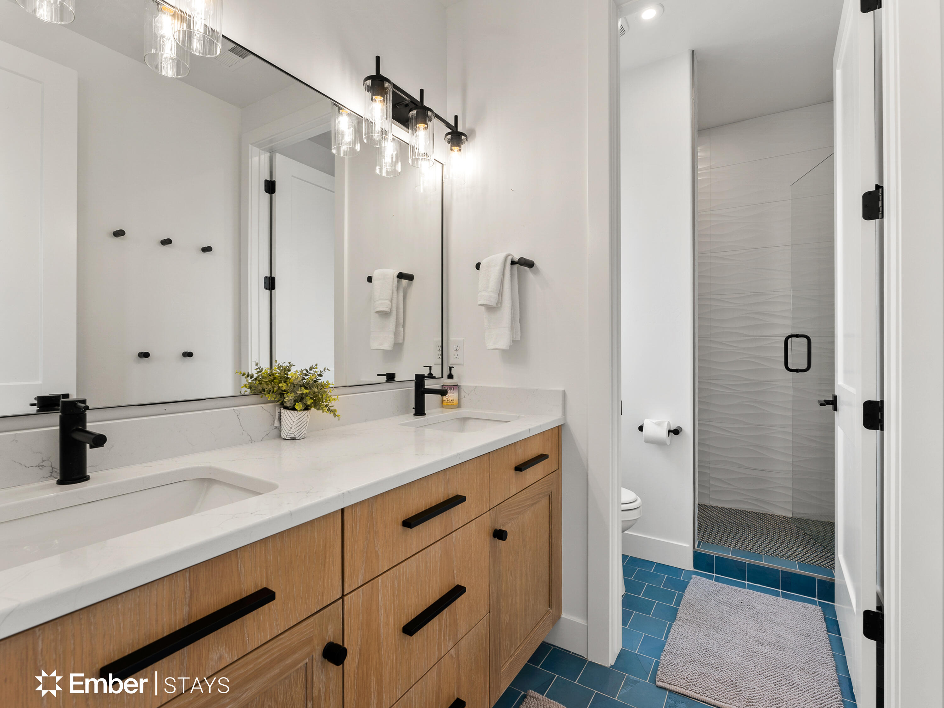 DESERT COLOR RESORT - Residential