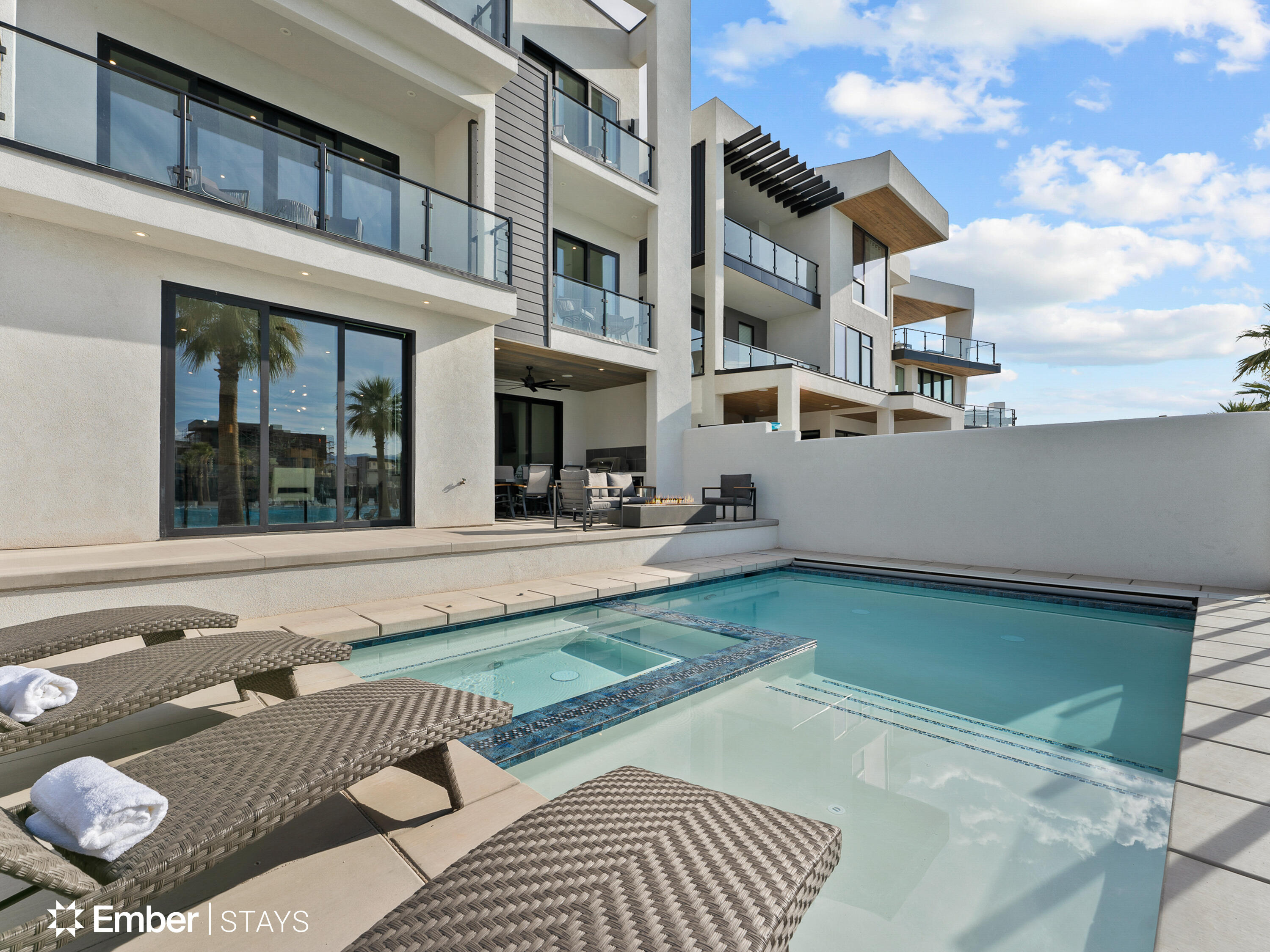 DESERT COLOR RESORT - Residential