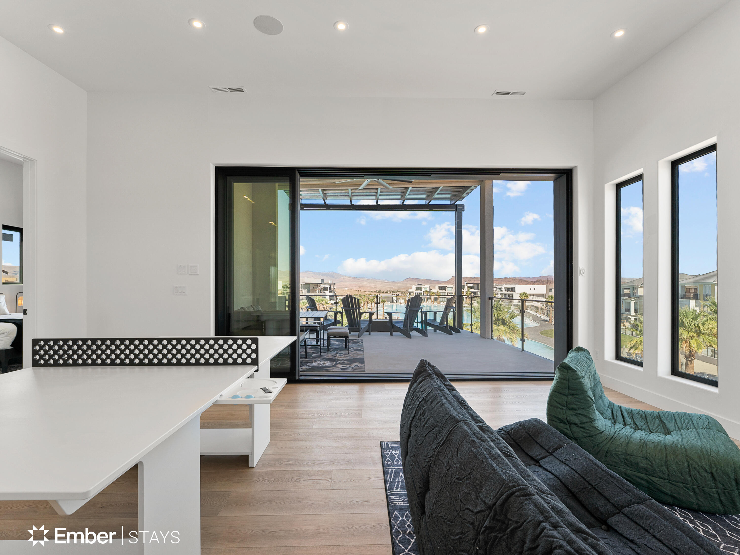 DESERT COLOR RESORT - Residential