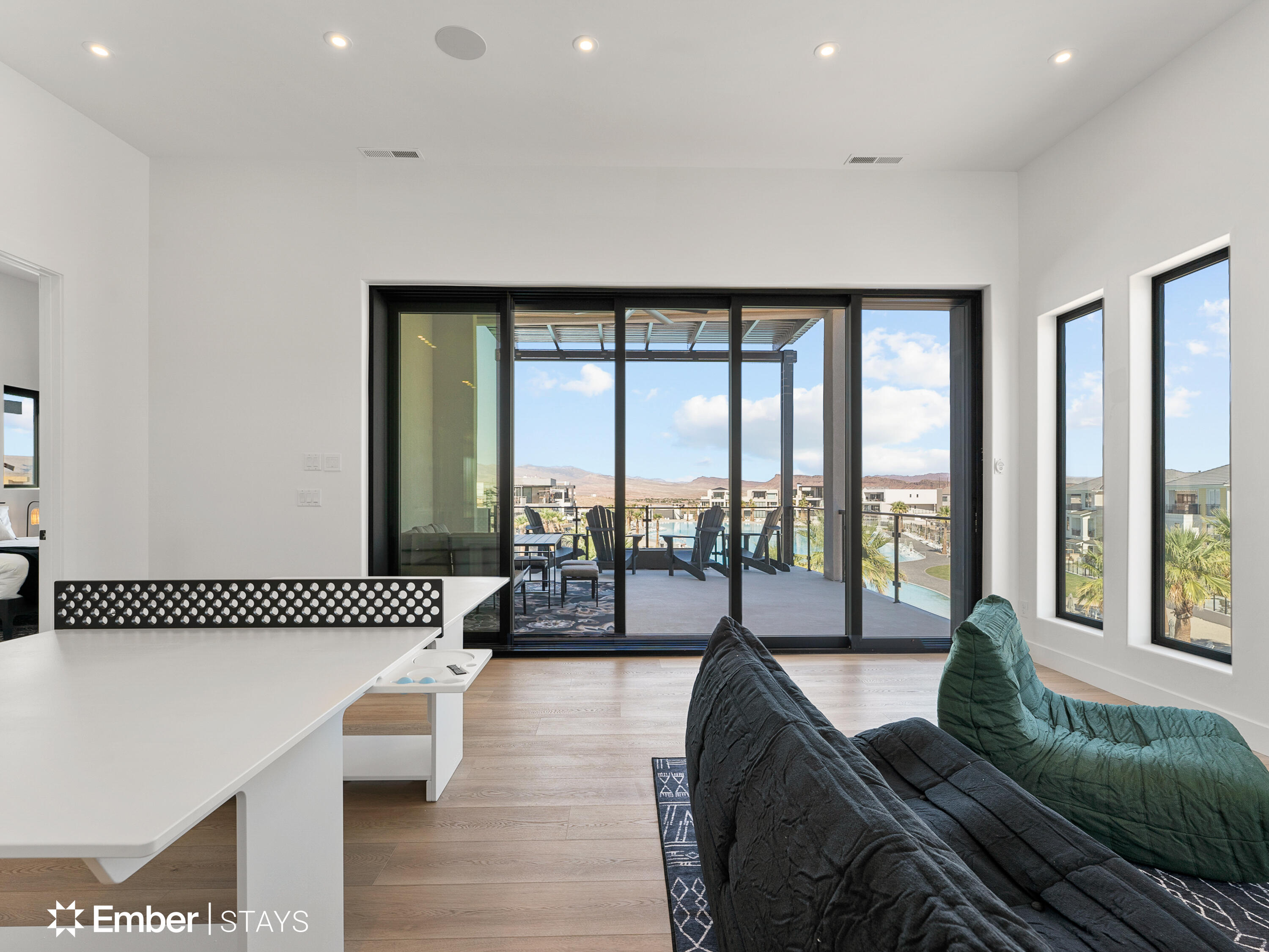 DESERT COLOR RESORT - Residential