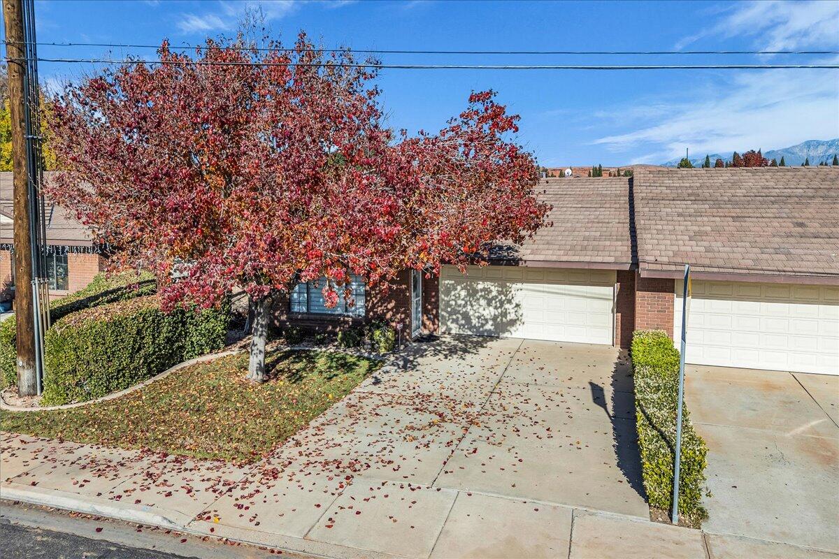 COTTONWOOD TOWNHOMES - Residential