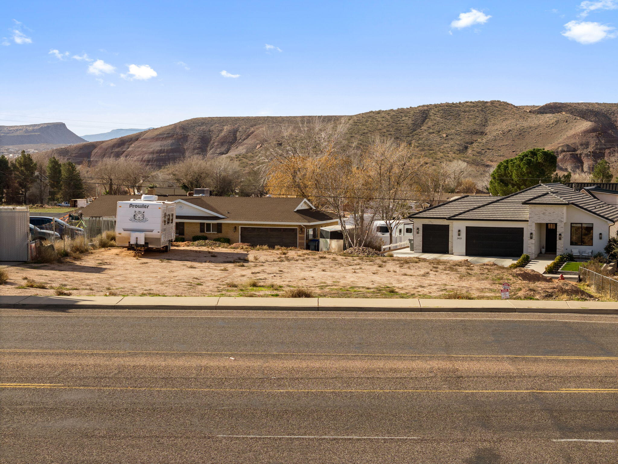 SANTA CLARA TOWNSITE AND FIELD - Land