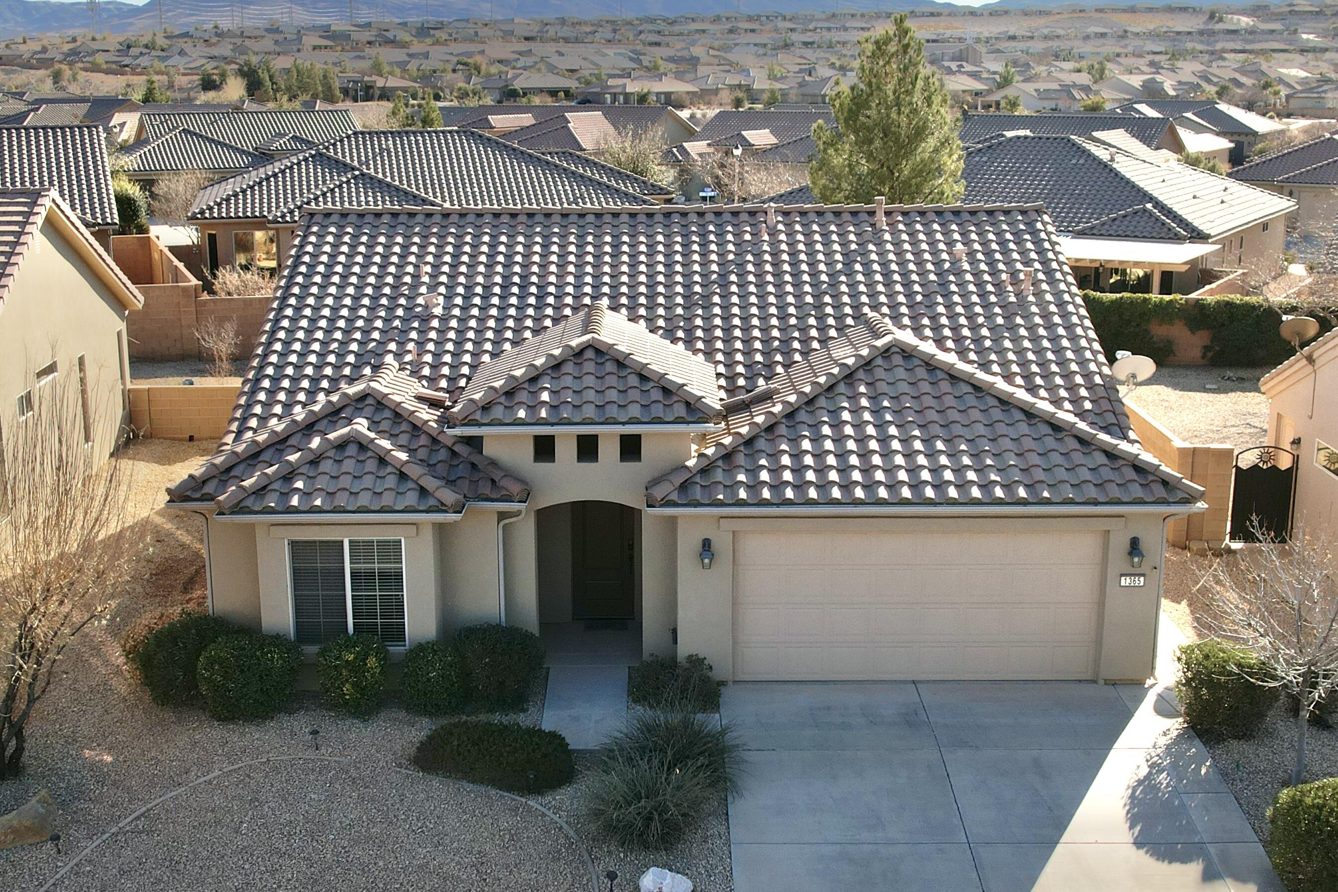 This great home is located in the amazing +55 community of Sun River, the amenities and entertainment are endless. Nicely upgraded with granite counter tops, tile flooring and pull out kitchen cabinetry.  The detached casita (ADU) makes for great guest accommodations or potential rental income!