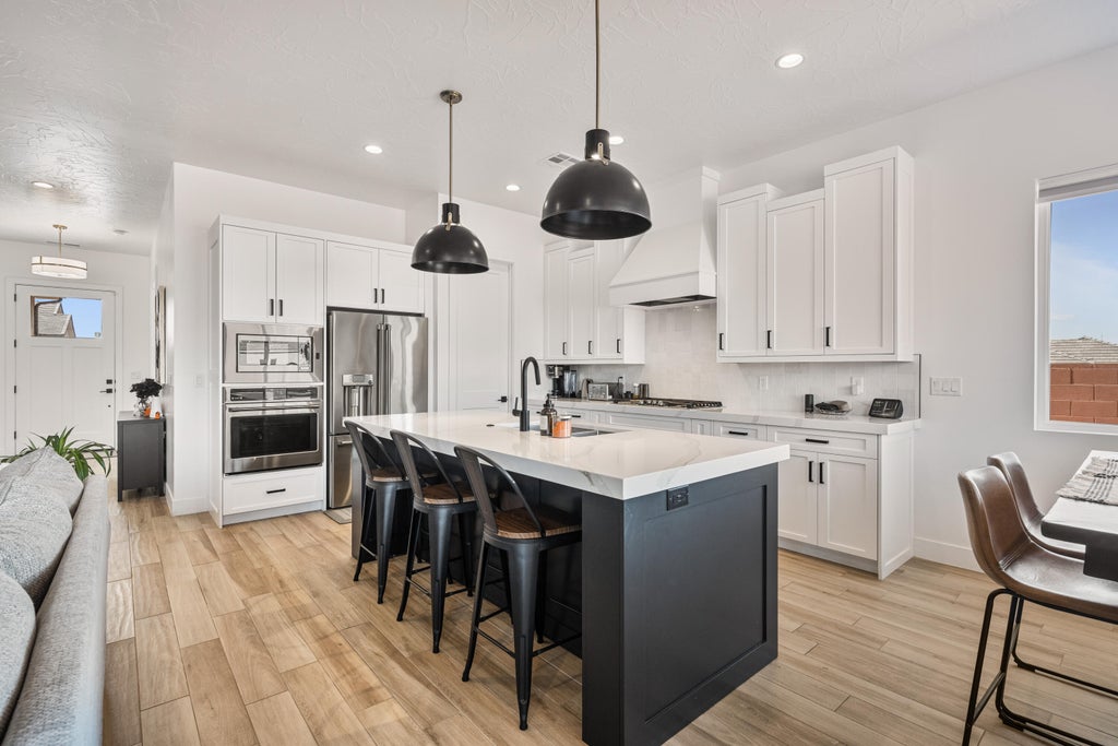 Photo of 971 E Rockwood CT, Washington, UT 84780 (MLS # 26-277070)