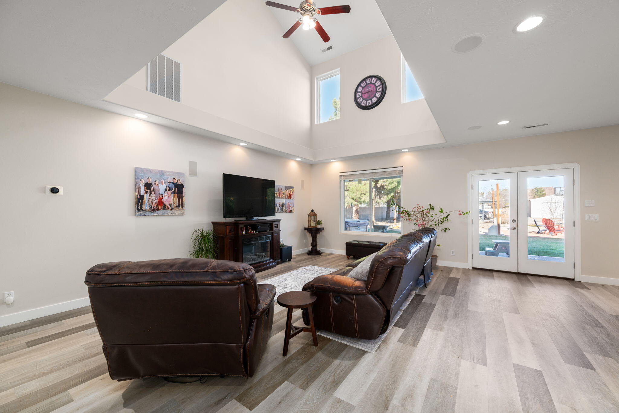 PINE VIEW ESTATES - Residential