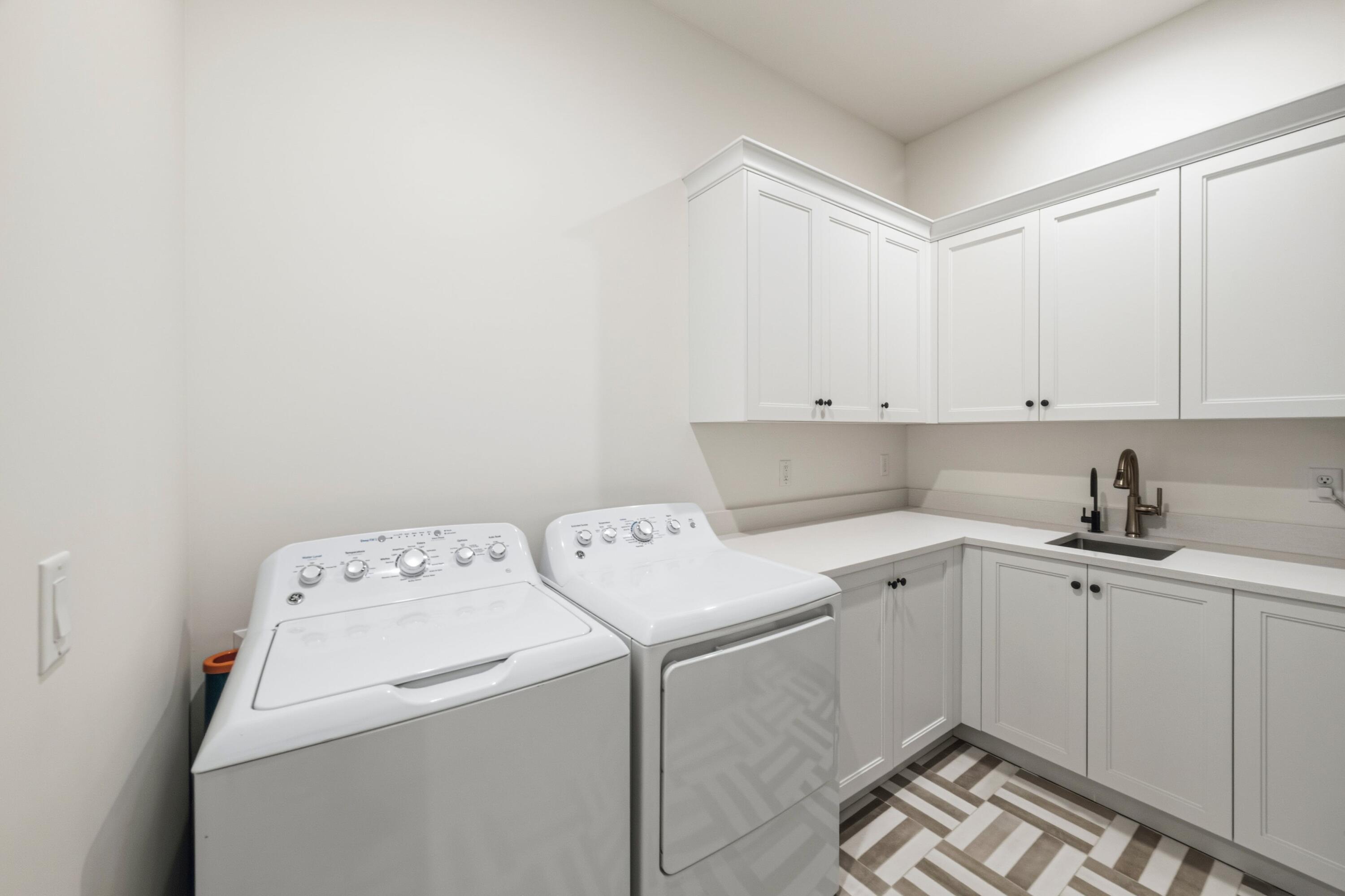 TEAKWOOD - Residential